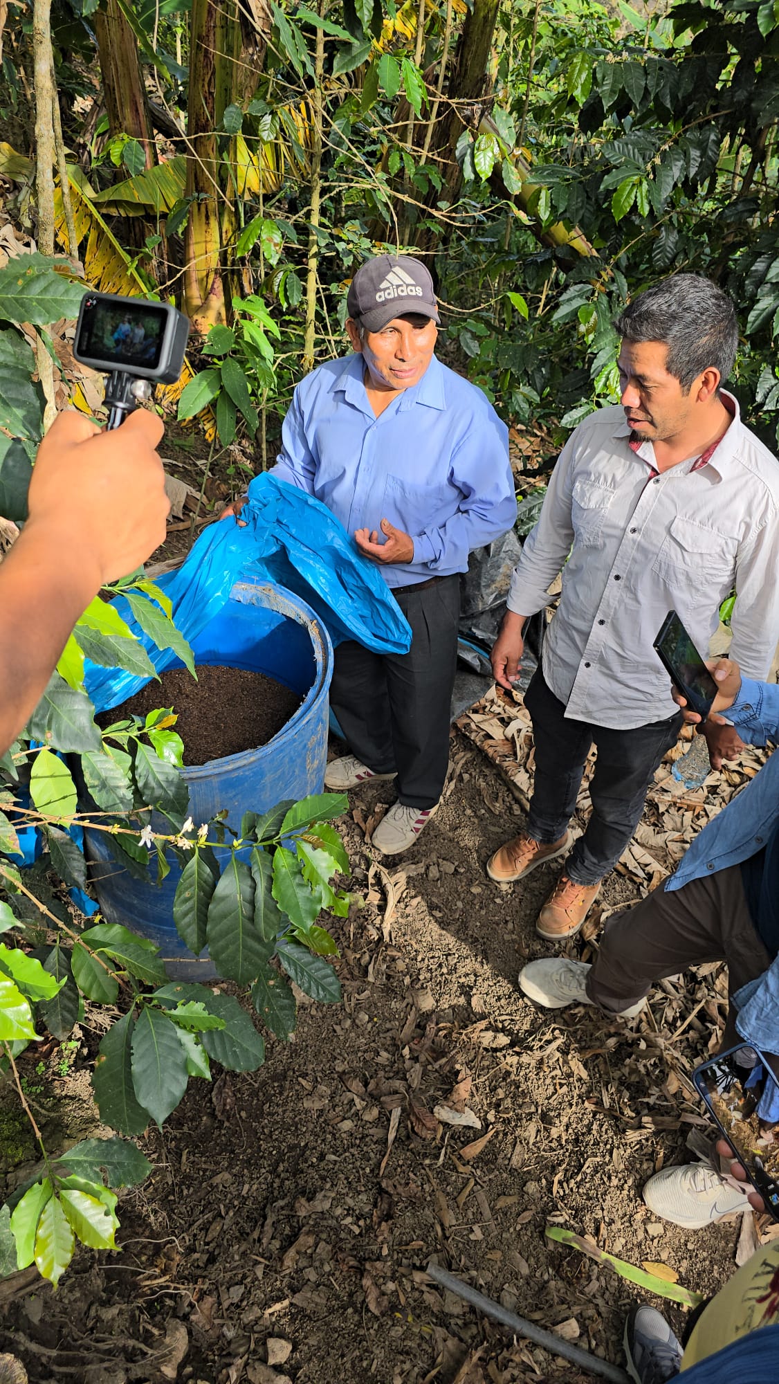 6 Visitando finca de Don Angelino